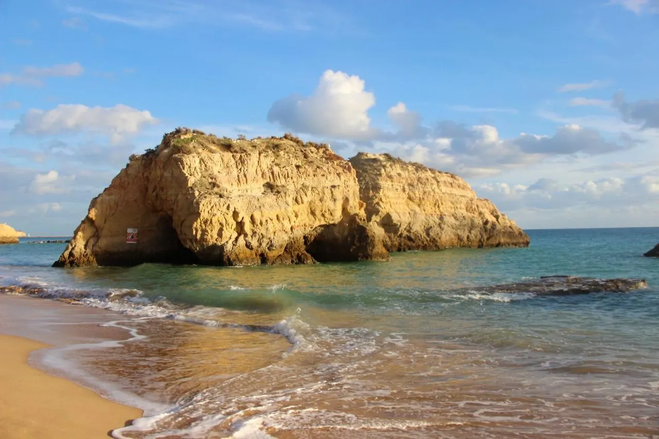 Vilamoura Poolside Retreat: Garden Oasis Near Beach Portugal
