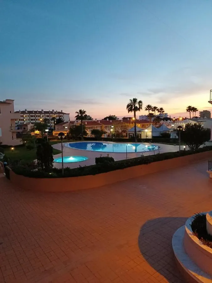 Vilamoura Poolside Retreat: Garden Oasis Near Beach